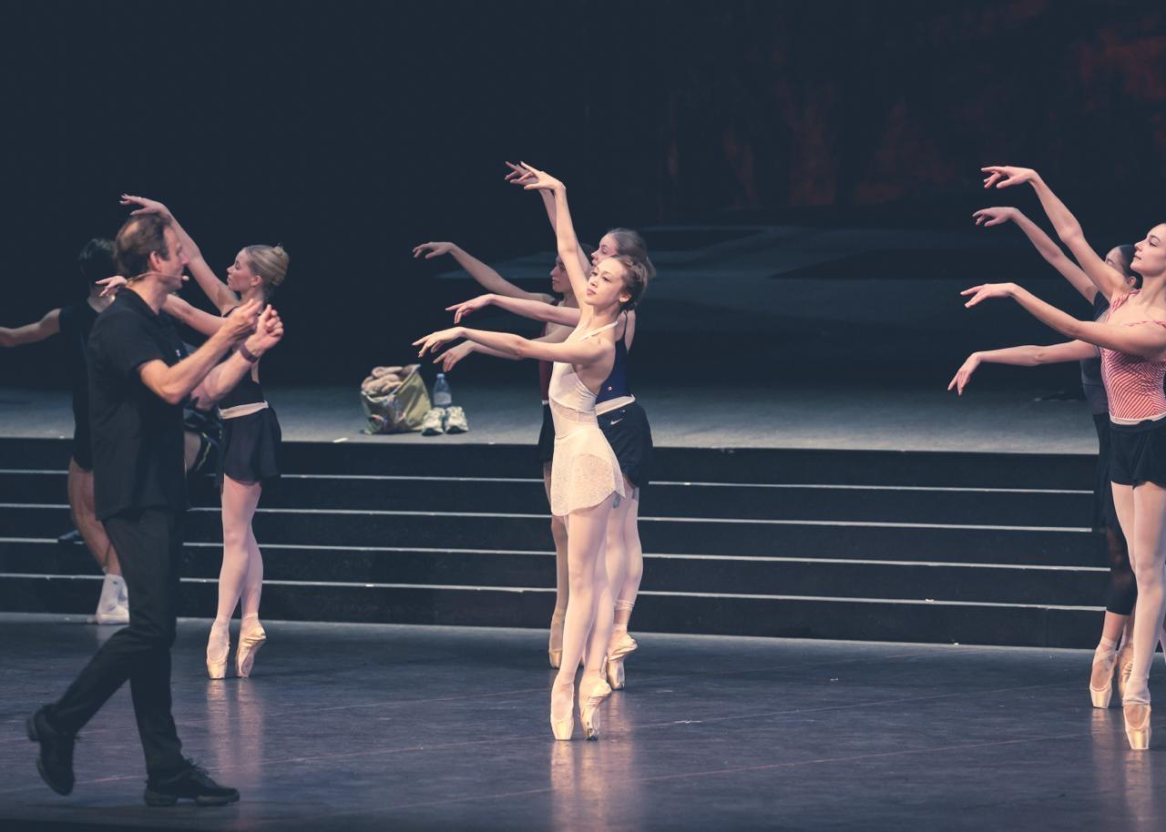 Photo avec l´aimable autorisation de Maria-Helena Buckley Photo Maestro Andrey Klemm Opéra de Paris Ballet