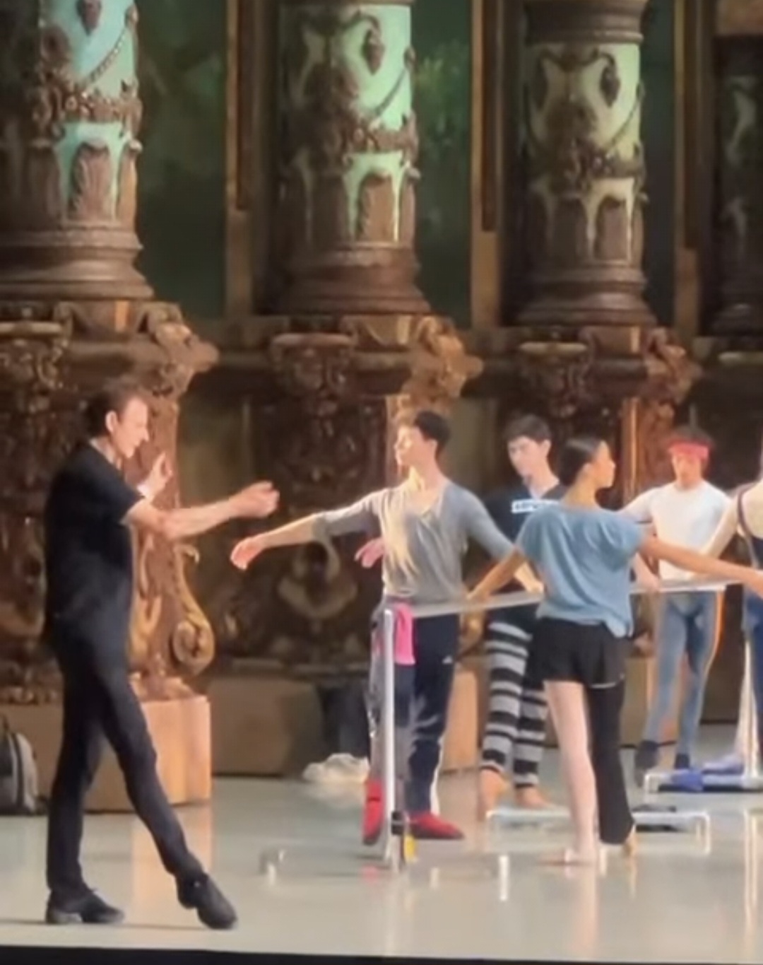 Instagram Andrey Klemm. Cours Opérea de Paris.